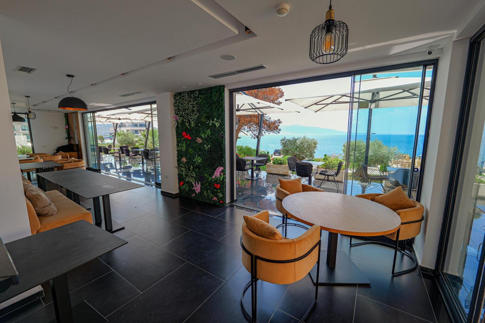 Dorchester Hotel Sarandë Exterior foto
